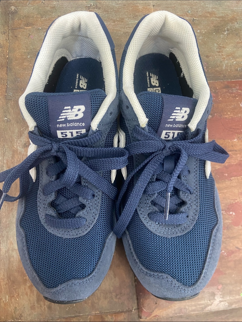 New Balance women's Navy and 515 Sneakers Size 7- EUC